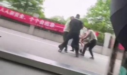 最新吃瓜爆料保安视频,最新吃瓜爆料，现场直击惊人一幕